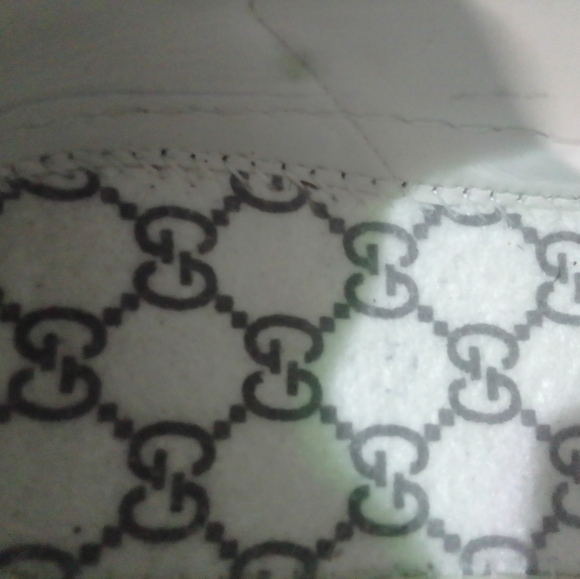 Gucci men's GG Ace Supreme Bees Sneakers - Picture 5 of 11